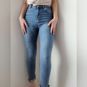 ✨️Any 3 for $15✨️ Zara Woman's Skinny Jeans Size 4